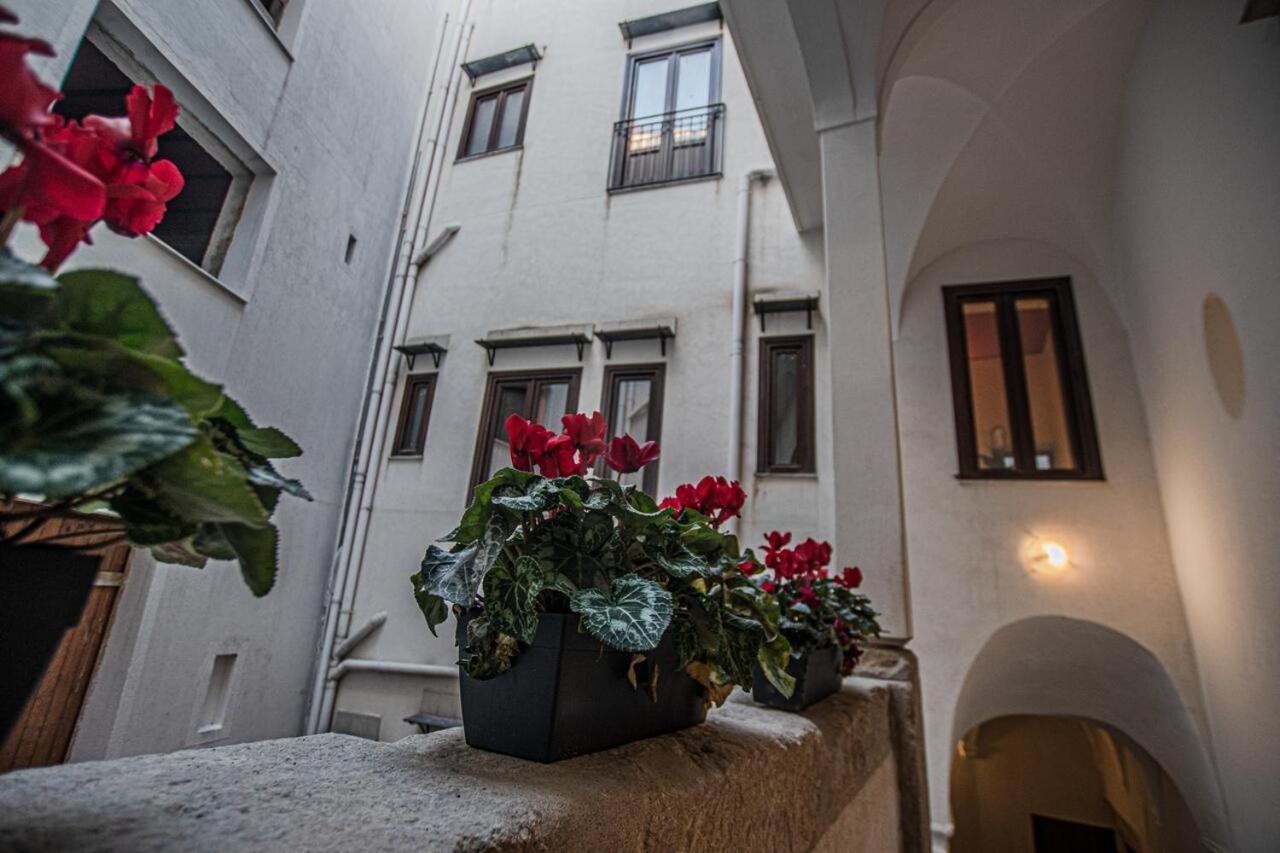 Sant'Andrea - Luxury Rooms In Vucciria Palermo Exteriör bild